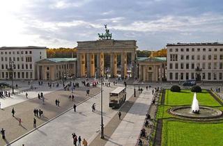 Wohnung kaufen in Pariser Platz, 10117 Berlin, Berlin - Wohnungen am Pariser Platz in Berlin. Blick Brandenburger Tor