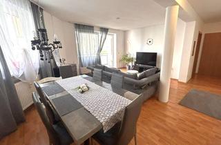 Wohnung kaufen in 92637 Scheibe, Außergewöhnlich geschnittene 3-Zimmer-Wohnung mit Balkon & Einzelgarage in zentraler Lage