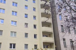 Wohnung kaufen in Torstraße 221, 10115 Mitte, Helle 3-Zi-Wohnung mit gutem Grundriss und Loggia zum Innenhof im 4. OG in Berlin-Mitte