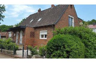 Doppelhaushälfte kaufen in 21218 Seevetal, Handwerkerprojekt in Hittfeld: Sanierungsbedürftige Doppelhaushälfte mit Vollkeller