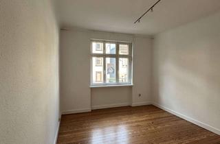 Wohnung mieten in 66119 Saarbrücken, Zuhause mit vier Zimmern und Balkon in Saarbrücken