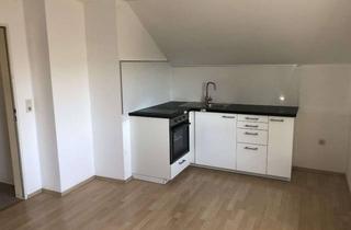 Wohnung mieten in 86462 Langweid, Sonnige 2-Zimmer-DG-Wohnung mit Balkon und EBK ruhig in Stettenhofen