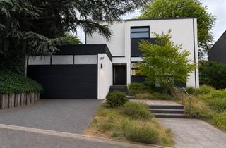 Villa kaufen in 45136 Bergerhausen, Drei Generationen. Ein besonderes Zuhause. Bauhaus Villa auf 1.575 m² Privatgrundstück