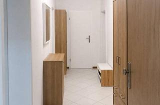 Wohnung kaufen in 85716 Unterschleißheim, Unterschleißheim - Tolle Erdgeschosswohnung mit Souterrain und zwei Gärten
