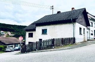 Haus kaufen in 66839 Schmelz, Schmelz - Freistehendes Ein-Zweifamilienhaus in Schmelz-Limbach - Potential