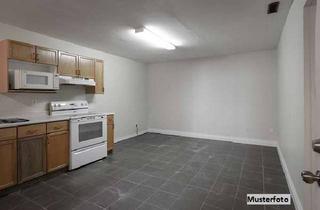 Wohnung kaufen in Kölnstr. xxx, 53757 Sankt Augustin, 2-Zimmer-Wohnung, Terrasse und Stellplatz