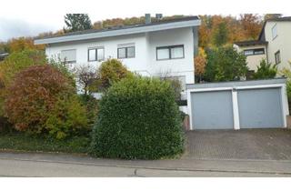 Wohnung kaufen in Schubertstraße 28, 72581 Dettingen, Großzügige 3-Zimmer-Dach-Wohnung mit herrlicher Aussicht plus Büro/1-Zi-App. im EG in Dettingen/Erms