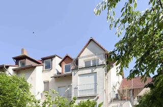 Wohnung kaufen in 34131 Bad Wilhelmshöhe, Bad Wilhelmshöhe / Alt Wahlershausen Sonnige und freie Dachgeschosswohnung mit Balkon und Carport in