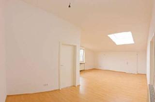 Wohnung kaufen in Seestraße 47, 83209 Prien, Provisionsfrei: Helle und geräumige 2+2-Zimmer-Wohnung in See-und Ortsnähe in Prien am Chiemsee