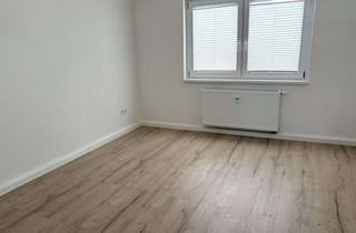 Wohnung kaufen in 75438 Knittlingen, Bezugsfertige, vollständig renovierte 3-Zimmer-Wohnung mit neuer Einbauküche und zwei Schuppen
