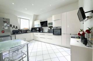 Wohnung kaufen in 42281 Barmen, Wunderschöne 4 Zi.- Altbauwohnung mit 45m2 Ausbaureserve