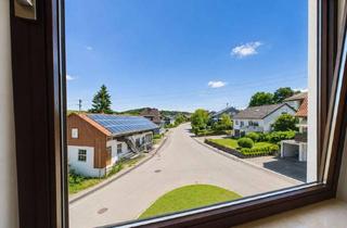 Wohnung kaufen in 72805 Lichtenstein, Lichtdurchflutete DG-Wohnung mit traumhafter Aussicht | Vollmöblierung möglich | Holzelfingen