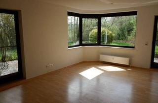 Wohnung mieten in Rathelbeckstraße 337, 40627 Unterbach, Helle 3-Zimmer-Terrassenwohnung mit Blick ins Grüne