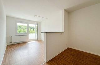Wohnung mieten in Dr.-Salvador-Allende-Straße 254, 09119 Chemnitz, Familienfreundliche Wohnung mit Tresen und Spielplatz – sofort bezugsfrei