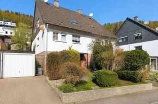 Doppelhaushälfte kaufen in 58840 Plettenberg, Solide Doppelhaushälfte mit Potenzial – verwirklichen Sie Ihre Wohnideen