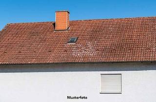 Haus kaufen in Königstr. xxx, 41379 Brüggen, Aus Alt mach Neu! Abbruchreifes 2-Familienhaus mit Garage