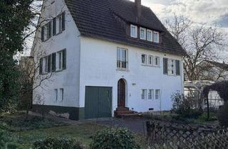 Haus kaufen in 71384 Weinstadt, Zweifamilienhaus mit Gestaltungsmöglichkeit in Weinstadt-Endersbach