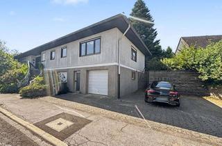 Einfamilienhaus kaufen in 42499 Hückeswagen, Hückeswagen: Freistehendes Einfamilienhaus mit großem Grundstück und Potenzial zum Zweifamilienhaus