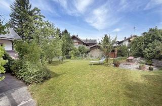 Haus kaufen in 83083 Riedering, Wohnen mit Charme: Saniertes 2-Familienhaus mit Garten, Wärmepumpe und zwei Garagen in Bad Endorf