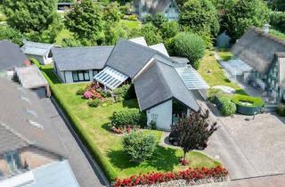 Haus kaufen in 25761 Büsumer Deichhausen, Architektonisch besonderes Wohnhaus mit separatem Apartment in ruhiger Sackgassenendlage