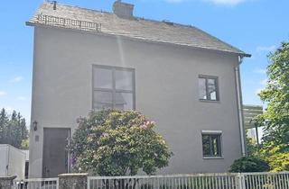 Einfamilienhaus kaufen in 95119 Naila, Großzügiges Einfamilienhaus mit 7 Zimmern, zwei Balkonen und schönem Gartengrundstück in Naila