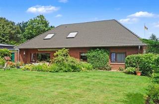 Haus kaufen in 25541 Brunsbüttel, Großer Walmdachbungalow mit Garage und Carport in Toplage in Brunsbüttel