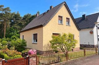 Einfamilienhaus kaufen in Waldstraße 30, 06774 Gossa, Freistehendes Einfamilienhausmit Gartengrundstück, viel Potenzial und in beliebter Ploddaer Lage