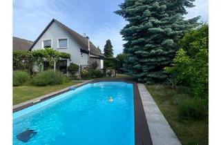 Einfamilienhaus kaufen in 12309 Lichtenrade, Gemütliches Einfamilienhaus / Haus mit großem Pool und mediterraner Gartenlandschaft von Privat
