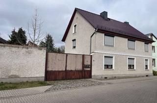 Haus kaufen in 39326 Wolmirstedt, Zweifamilienhaus mit großen Grundstück