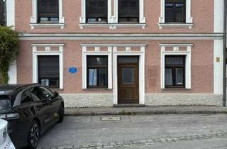 Wohnung mieten in Marktplatz, 83352 Altenmarkt, Erstbezug | Stilvolle Altbauwohnung mit hochwertiger Sanierung, Eichendielen & moderner Einbauküche