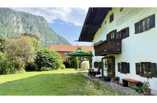 Bauernhaus kaufen in 83334 Inzell, Denkmalgeschütztes Bauernhaus mit Bergblick – großzügiges Zuhause für zwei Familien in Inzell