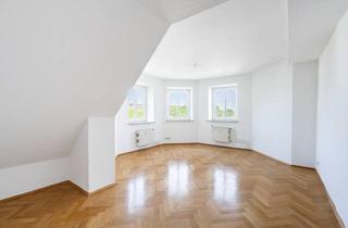 Wohnung kaufen in 80333 München, AIGNER - Bezugsfreie 2,5-Zimmer-Wohnung in denkmalgeschütztem Altbau im Herzen der Maxvorstadt
