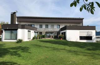 Immobilie mieten in 86470 Thannhausen, Repräsentative Villa mit Wellnessbereich, Pool & Garten