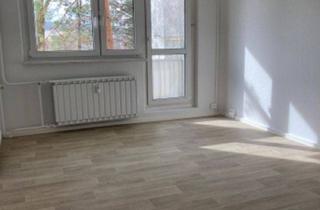 Wohnung mieten in Turnvater-Jahn-Straße 27, 99326 Stadtilm, Familienwohnung mit viel Platz wird für Sie saniert