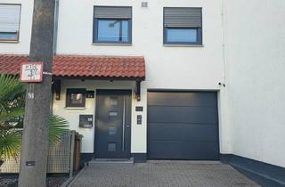 Haus kaufen in 68623 Lampertheim, Modernisiertes Reihenmittelhaus mit Doppelgarage, PV-Anlage, Klima und hochwertiger Ausstattung