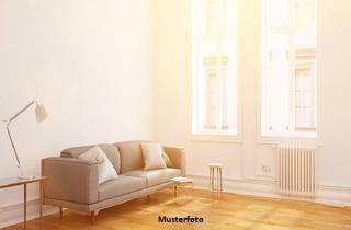 Wohnung kaufen in 14059 Berlin, Großzügige 2-Zimmer-Wohnung im Altbau