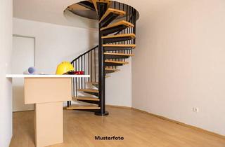 Wohnung kaufen in 89150 Laichingen, Maisonettewohnung mit Wohnung mit viel Platz für Ideen
