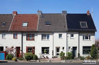 Einfamilienhaus kaufen in 42115 Wuppertal, Einfamilien-Reihenendhaus nebst Garten und 2 Garagen