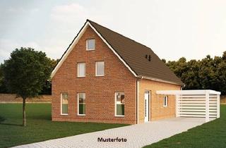 Einfamilienhaus kaufen in 60388 Frankfurt, Freistehendes Einfamilienhaus nebst Einlieger, Garten und Garage