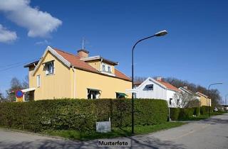Haus kaufen in 59510 Lippetal, 2-Familienhaus nebst Terrasse, Carport und 3 Außenstellplätze