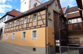 Haus kaufen in 97215 Uffenheim, Gut vermietetes 2-Familien-Fachwerkhaus in der Altstadt von Uffenheim