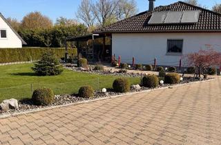 Einfamilienhaus kaufen in 88471 Laupheim, Laupheim - Modernes Bungalow Einfamilienhaus mit einem großen Garten