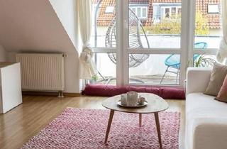 Wohnung kaufen in 83026 Rosenheim, Rosenheim - Lichtdurchflutete 2-Zimmer Dachgeschosswohnung mit Alpenblick