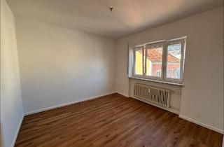 Wohnung kaufen in 86153 Augsburg, Augsburg - Renovierte 3 Zimmer Wohnung PROVISIONSFREI
