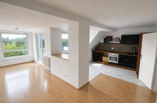 Wohnung kaufen in Berliner Allee 175, 13088 Berlin, Helle Dachgeschosswohnung mit Seeblick
