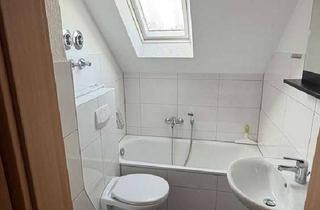 Wohnung kaufen in 45899 Horst, Frisch renovierte 2-Zimmer-Dachgeschoss-Wohnung mit neuem Bad und Garage in Gelsenkirchen-Horst