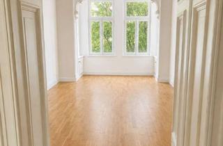 Wohnung kaufen in 40217 Unterbilk, Exklusiv kernsanierte 4-Zimmer-Altbauwohnung mit zwei Designbädern, Klimaanlage & großzügigem Balkon