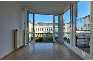 Wohnung kaufen in 79539 Lörrach, Wohlfühlen in ruhiger 3-Zi-Maisonette mit 2 Balkonen, Wintergarten in zentraler Lage. Provisionsfrei