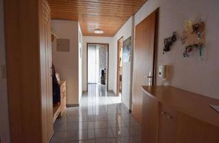 Wohnung kaufen in 78048 Villingen-Schwenningen, Charmante 3-Zimmer-DachgeschosswohnungBalkon, Außenstellplätze,abschließbare Einzelgarage