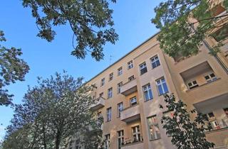 Wohnung mieten in Rodenbergstraße, 10439 Prenzlauer Berg, Klassische Altbauwohnung mit 2 Balkonen in der Rodenbergstraße/Renovierungsbedarf